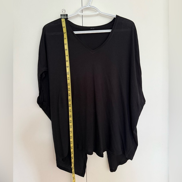 Drapey Black Tee: Lululemon - Picture 8 of 13